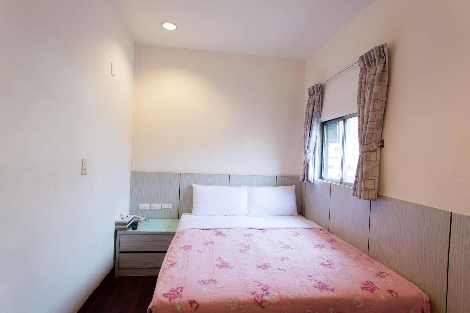 Ruei Gung Business Hotel Kaohsiung Dış mekan fotoğraf